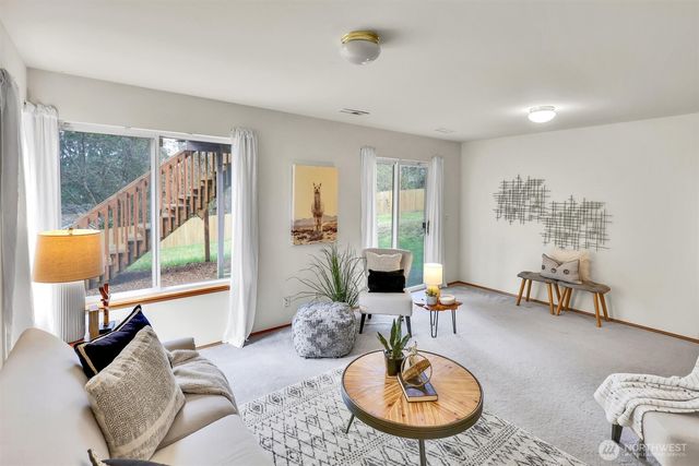 1613 Hoquiam Place NE, Renton, WA 98059