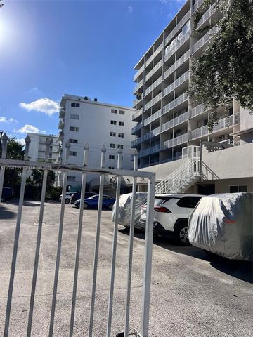 1300 Lincoln Rd D304, Miami Beach, FL 33139