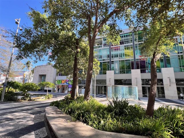 1300 Lincoln Rd D304, Miami Beach, FL 33139