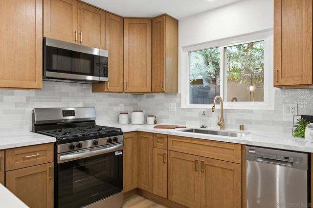 1519 Arthur Neal Ct, Lemon Grove, CA 91945