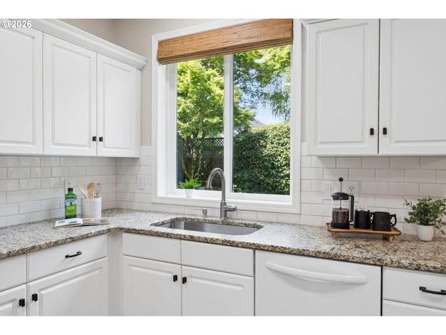 29545 Sw Queens Ct, Wilsonville, OR 97070