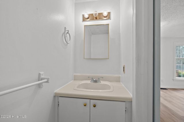 142 Jordans Lane, Beaufort, NC 28516