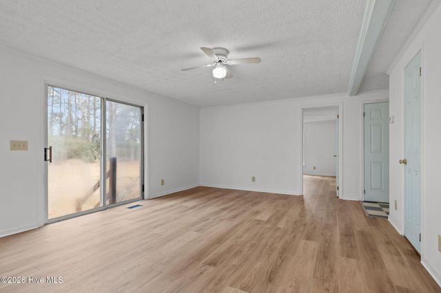 142 Jordans Lane, Beaufort, NC 28516