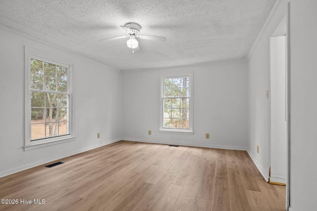 142 Jordans Lane, Beaufort, NC 28516