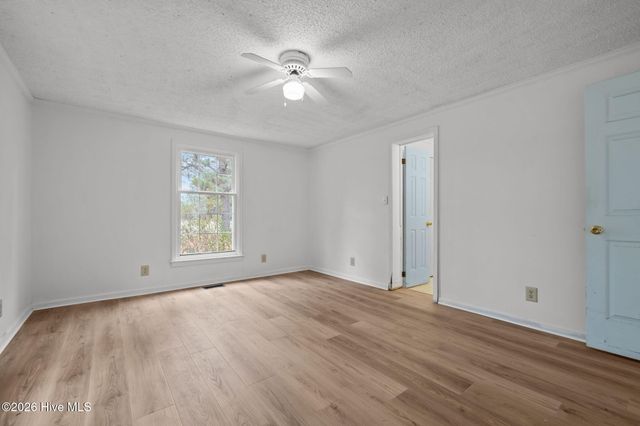 142 Jordans Lane, Beaufort, NC 28516