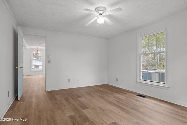 142 Jordans Lane, Beaufort, NC 28516