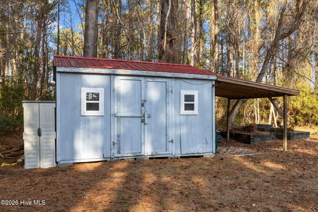 142 Jordans Lane, Beaufort, NC 28516