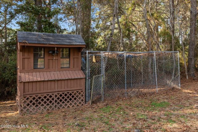 142 Jordans Lane, Beaufort, NC 28516