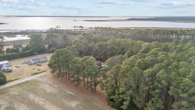 142 Jordans Lane, Beaufort, NC 28516