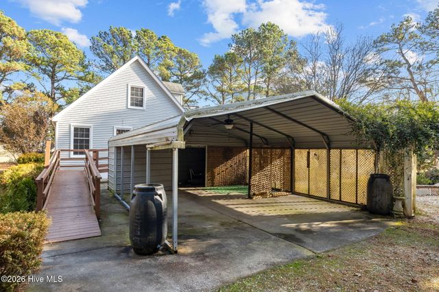 142 Jordans Lane, Beaufort, NC 28516