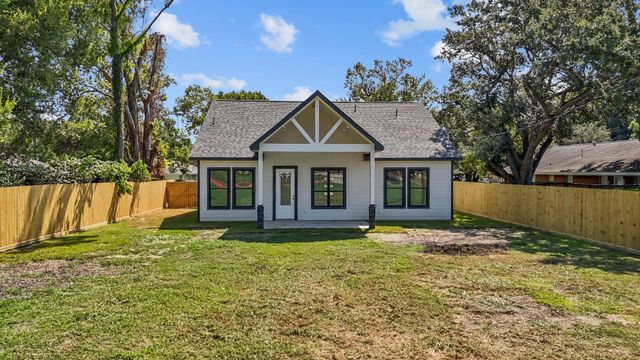 1205 Jarrett Street, Liberty, TX 77575