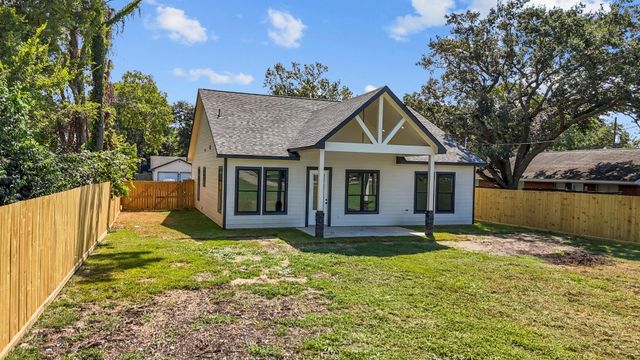 1205 Jarrett Street, Liberty, TX 77575