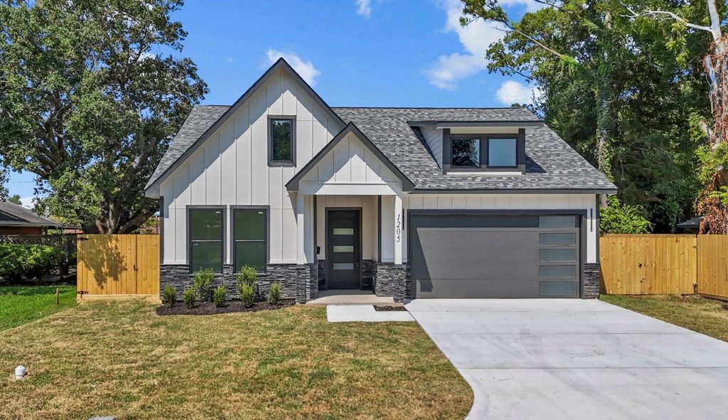 1205 Jarrett Street, Liberty, TX 77575