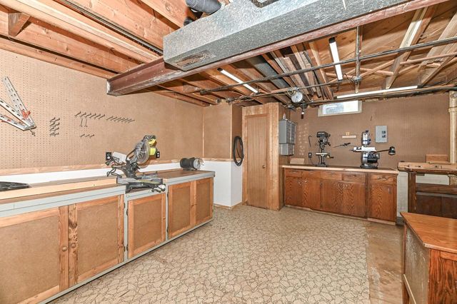 N84W14476 Menomonee AVENUE, Menomonee Falls, WI 53051