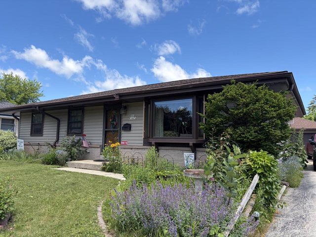 N84W14476 Menomonee AVENUE, Menomonee Falls, WI 53051