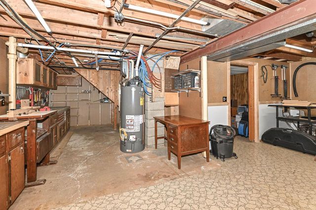N84W14476 Menomonee AVENUE, Menomonee Falls, WI 53051
