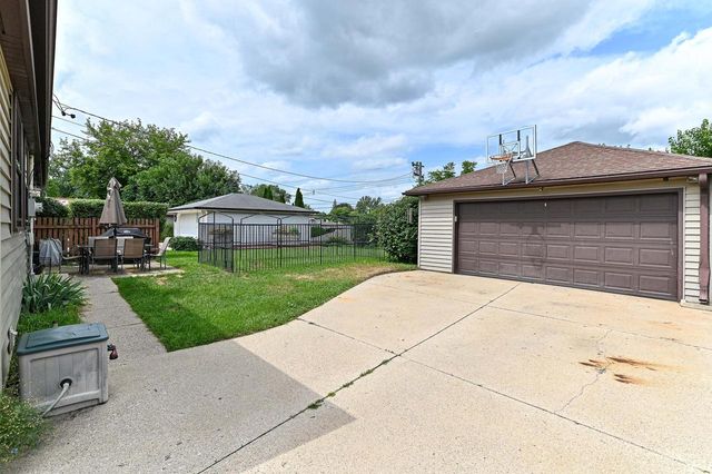 N84W14476 Menomonee AVENUE, Menomonee Falls, WI 53051