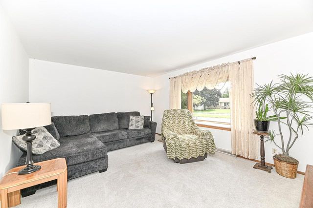 N84W14476 Menomonee AVENUE, Menomonee Falls, WI 53051