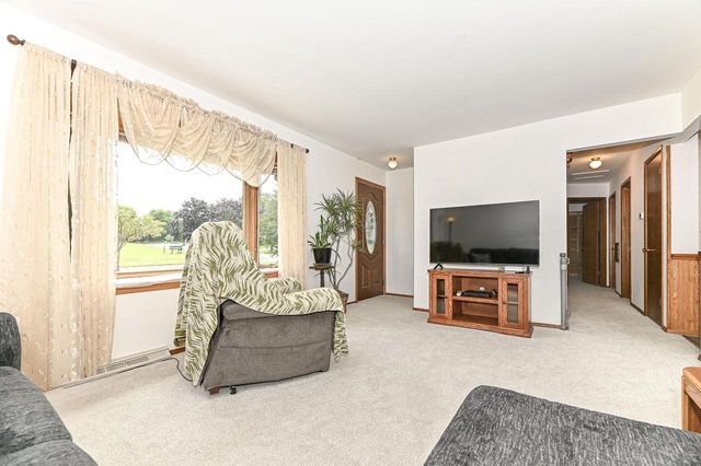 N84W14476 Menomonee AVENUE, Menomonee Falls, WI 53051
