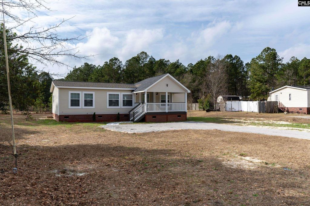 105 Indian Trace Ct, Gilbert, SC 29054