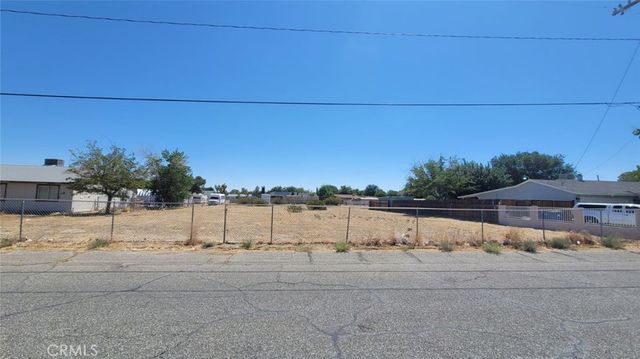 40304 167, Lake Los Angeles, CA 93591