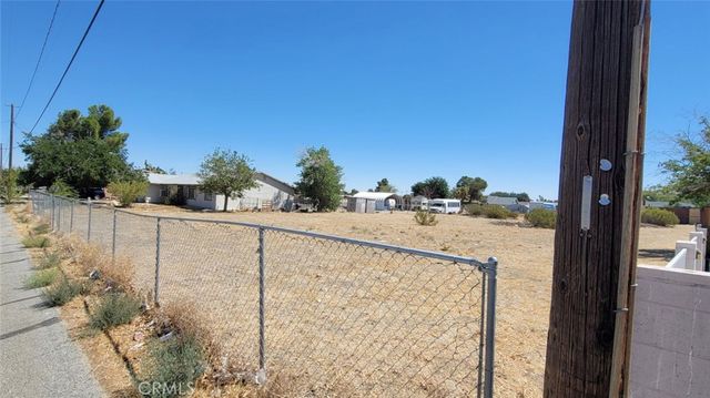 40304 167, Lake Los Angeles, CA 93591