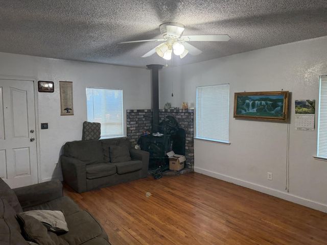 930 Sierra Street, Madera, CA 93638