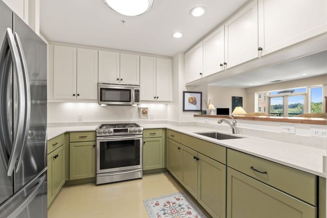 88 Wharf Street 402, Milton, MA 02186