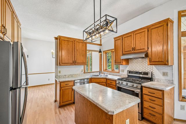 14835 39th Avenue N, Plymouth, MN 55446