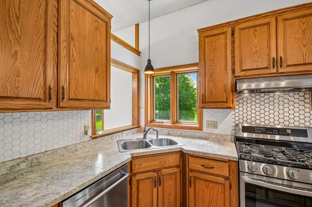 14835 39th Avenue N, Plymouth, MN 55446