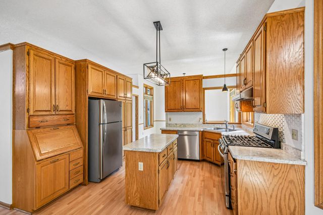 14835 39th Avenue N, Plymouth, MN 55446