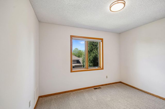 14835 39th Avenue N, Plymouth, MN 55446