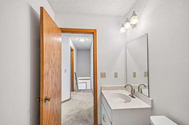 14835 39th Avenue N, Plymouth, MN 55446
