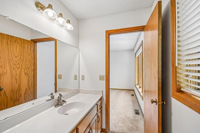 14835 39th Avenue N, Plymouth, MN 55446