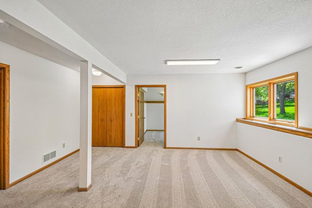 14835 39th Avenue N, Plymouth, MN 55446