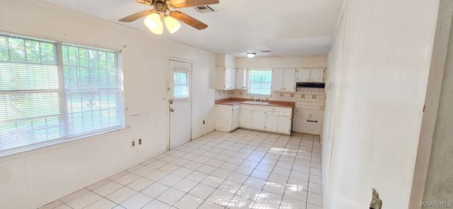 5608 E Shades Valley Drive, Montgomery, AL 36108