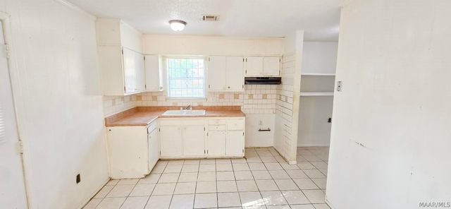 5608 E Shades Valley Drive, Montgomery, AL 36108