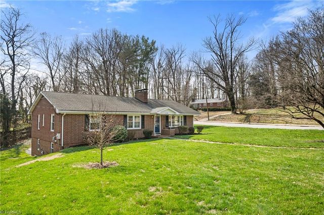 1734 Lancelot Lane, Winston-salem, NC 27103