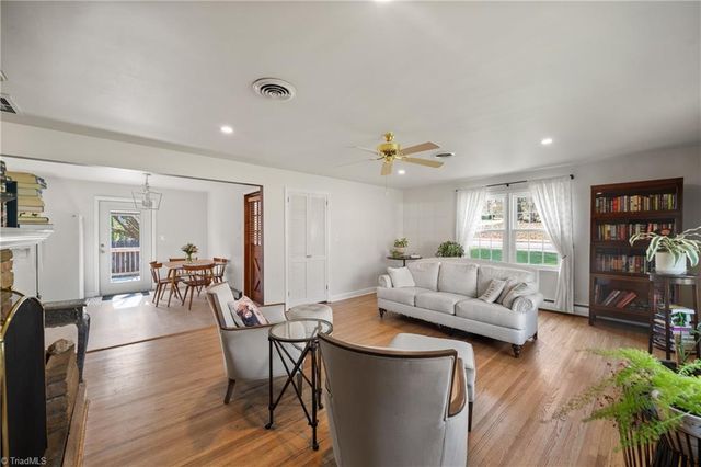 1734 Lancelot Lane, Winston-salem, NC 27103