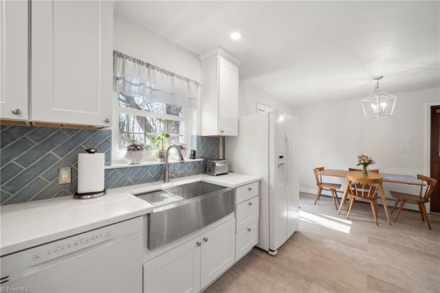 1734 Lancelot Lane, Winston-salem, NC 27103