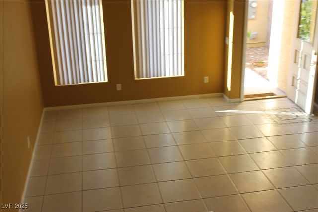 8003 Retriever Avenue, Las Vegas, NV 89147