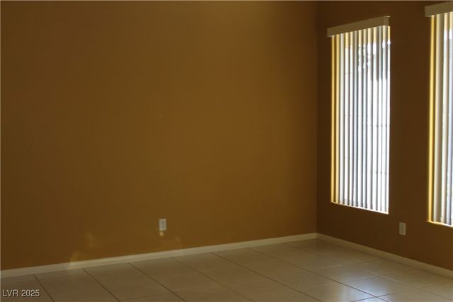 8003 Retriever Avenue, Las Vegas, NV 89147