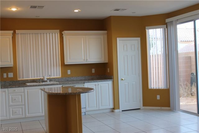 8003 Retriever Avenue, Las Vegas, NV 89147