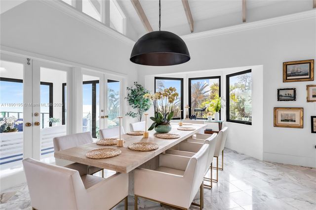 91 Iroquois Dr, Islamorada, FL 33036