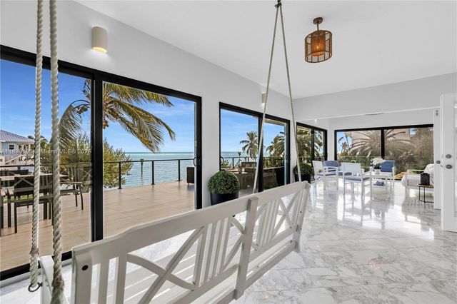 91 Iroquois Dr, Islamorada, FL 33036