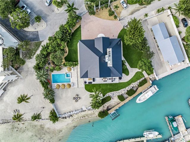 91 Iroquois Dr, Islamorada, FL 33036