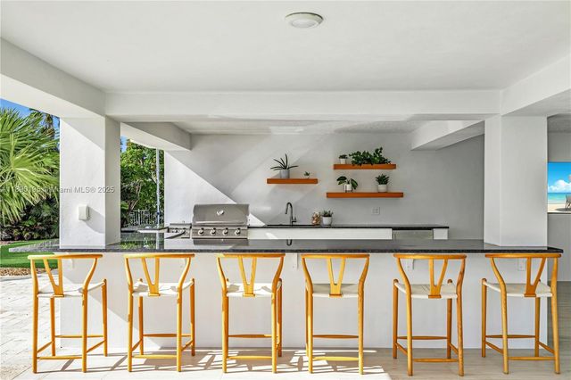 91 Iroquois Dr, Islamorada, FL 33036