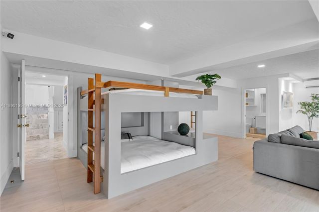 91 Iroquois Dr, Islamorada, FL 33036