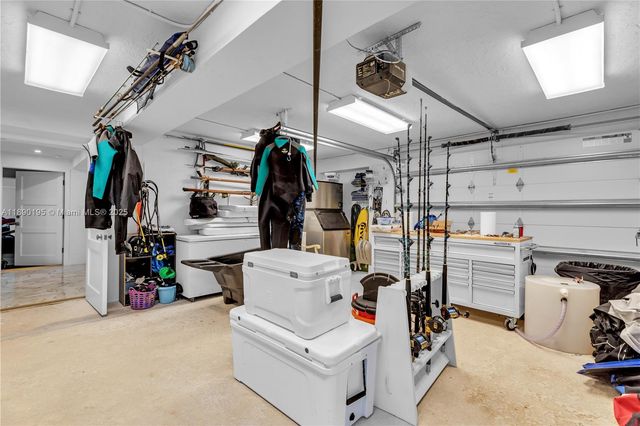 91 Iroquois Dr, Islamorada, FL 33036