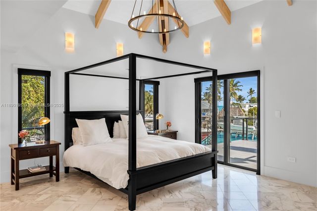 91 Iroquois Dr, Islamorada, FL 33036